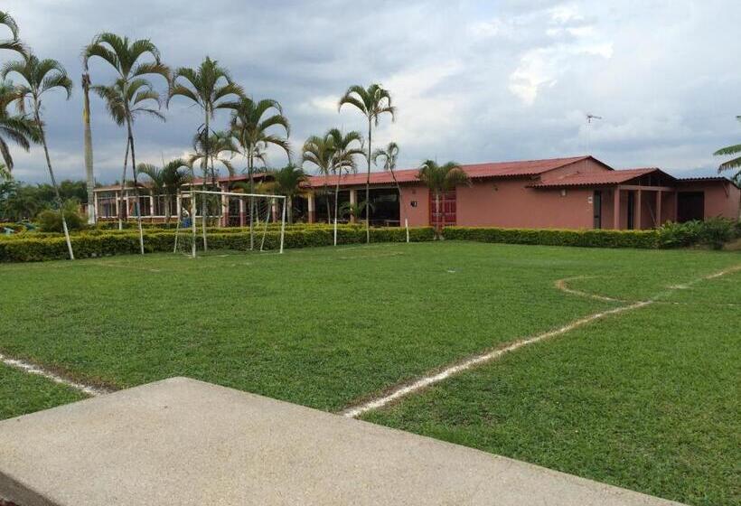 호텔 Campestre Los Tucanes