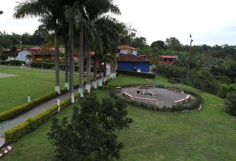 호텔 Campestre Los Tucanes