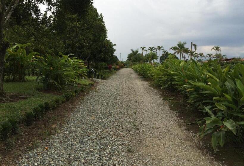 호텔 Campestre Los Tucanes