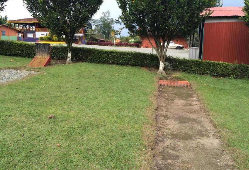 호텔 Campestre Los Tucanes