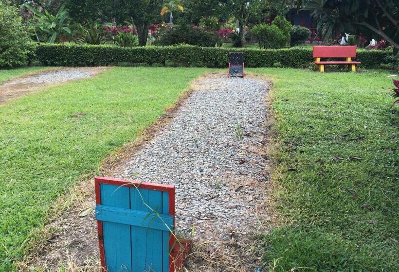 호텔 Campestre Los Tucanes