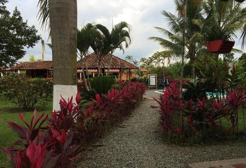 호텔 Campestre Los Tucanes