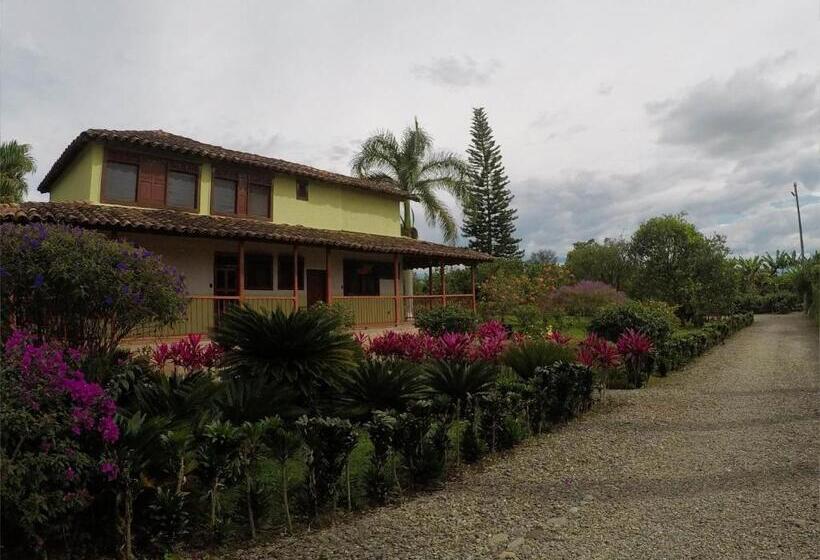 호텔 Campestre Los Tucanes