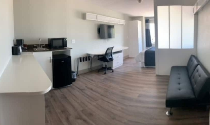 Отель Crystal Inn