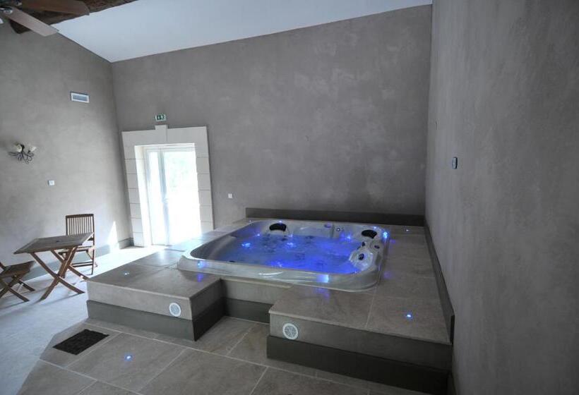 ホテル Domaine Du Grand Malherbes