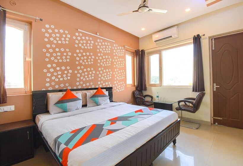 ホテル Fabexpress Bzoie Heritage