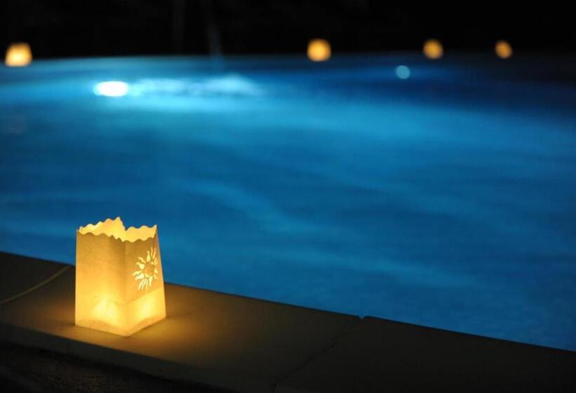 בית מלון כפרי Il Cascinalenuovo