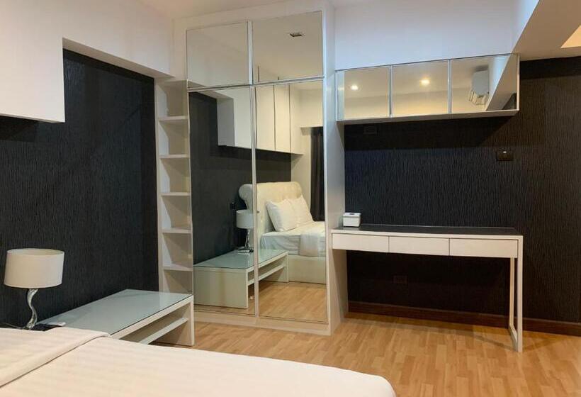 בית מלון כפרי Khonkaen Residence