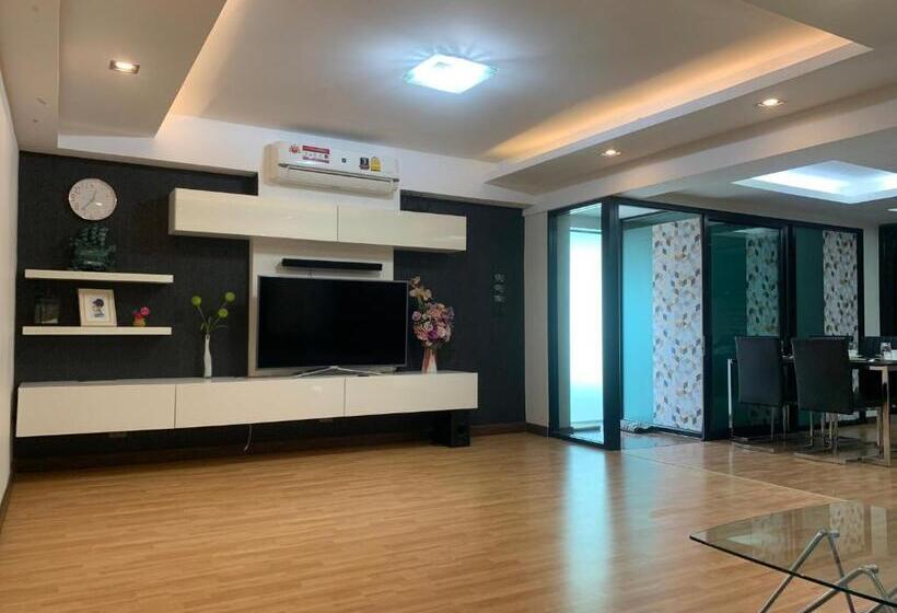 בית מלון כפרי Khonkaen Residence