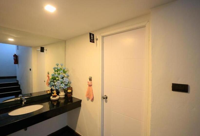 בית מלון כפרי Khonkaen Residence