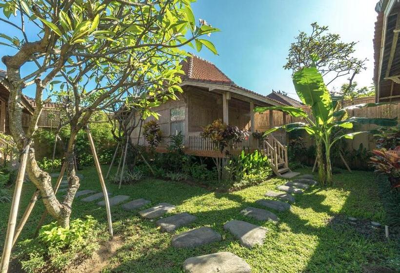 בית מלון כפרי Kirani Joglo Villa Bali By Mahaputra