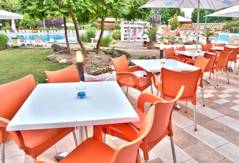 בית מלון כפרי Les Magnolias