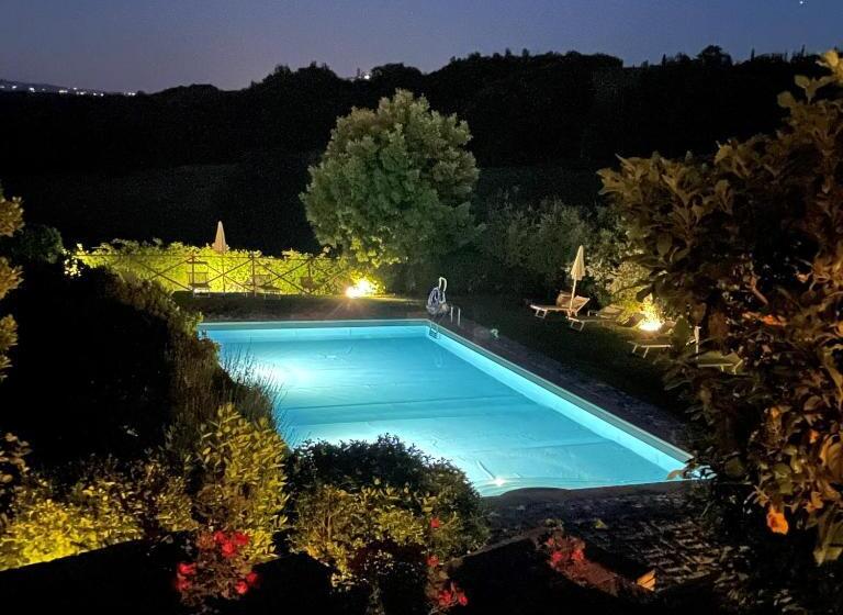 בית מלון כפרי Podere Casanuova