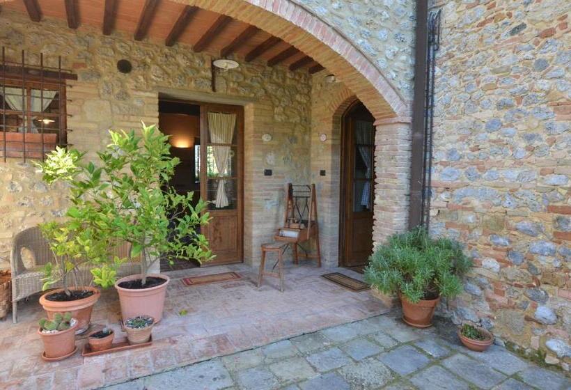 בית מלון כפרי Podere Casanuova