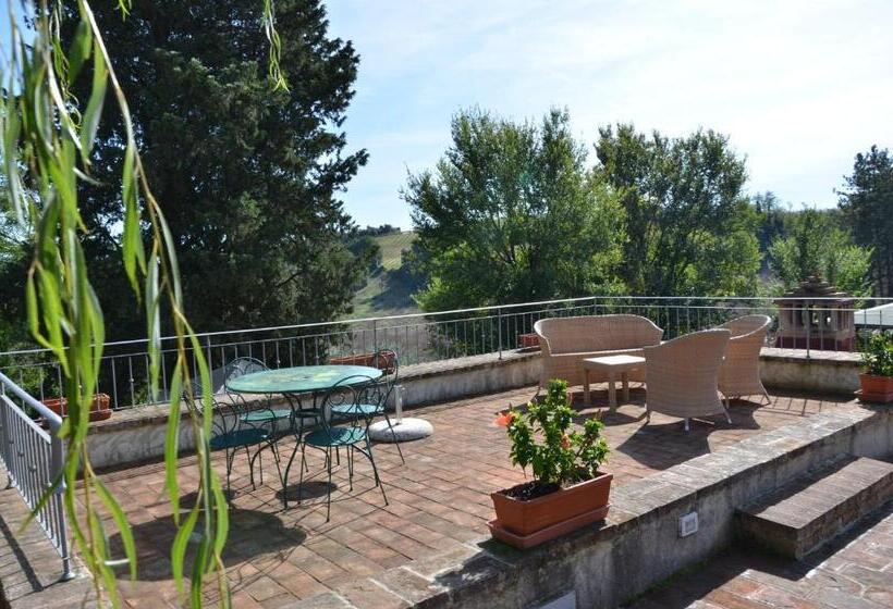 בית מלון כפרי Podere Casanuova