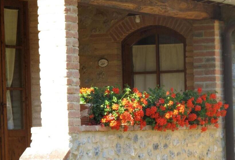 בית מלון כפרי Podere Casanuova