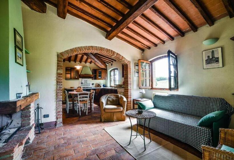 בית מלון כפרי Podere Casanuova