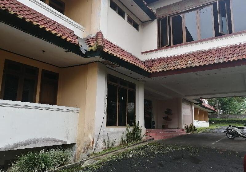 酒店 Super Oyo 90382  Sarah Sukabumi