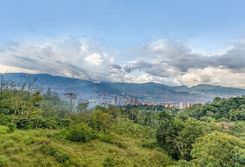 فندق The Icon Resort