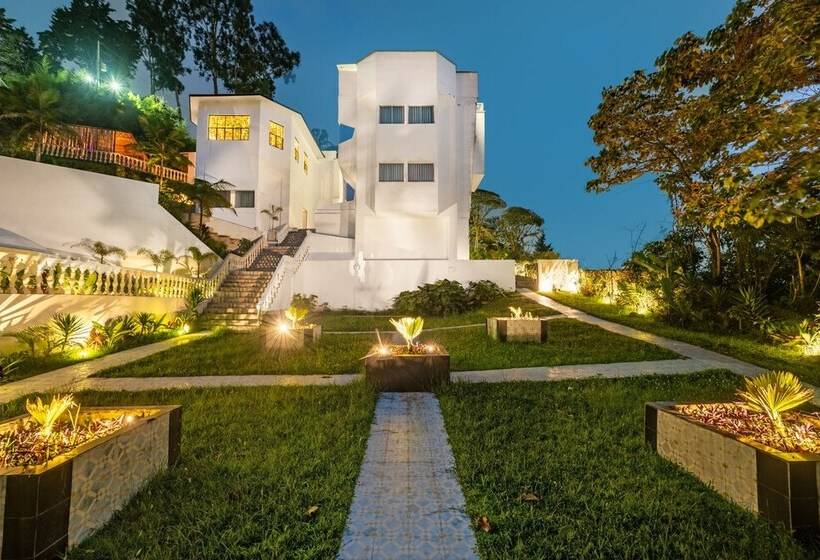 فندق The Icon Resort