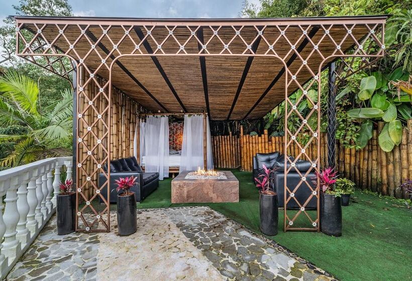 فندق The Icon Resort