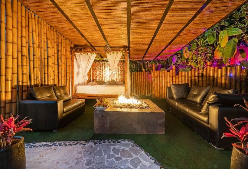 فندق The Icon Resort