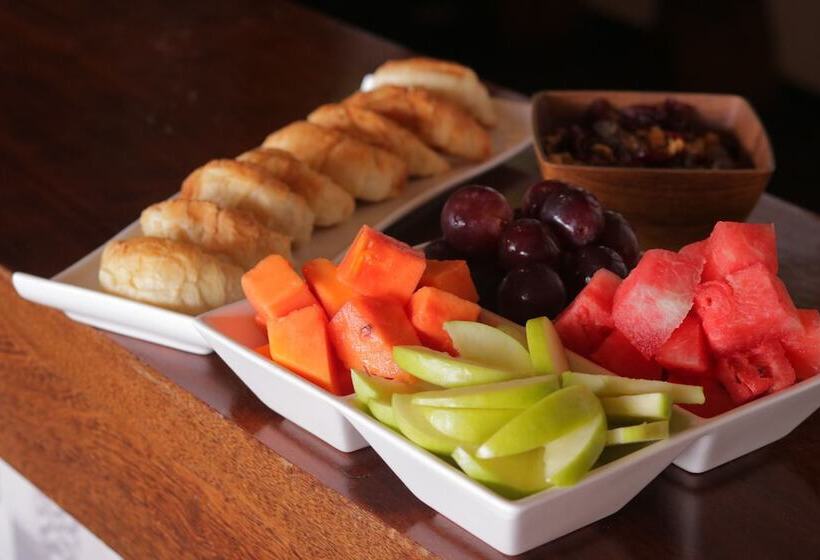 فندق The Icon Resort