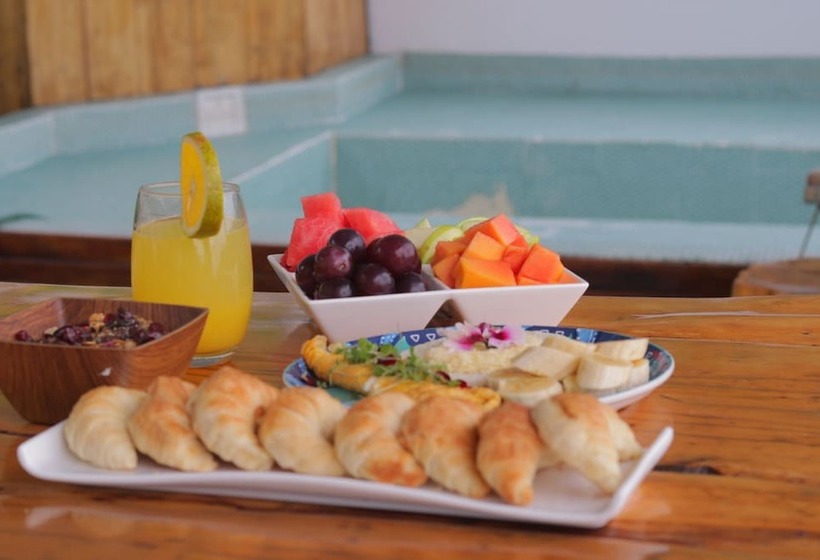 فندق The Icon Resort