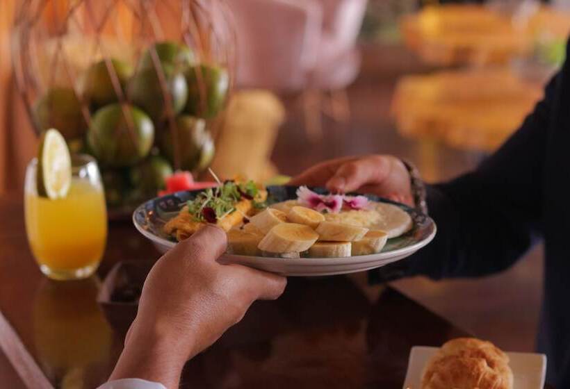 فندق The Icon Resort