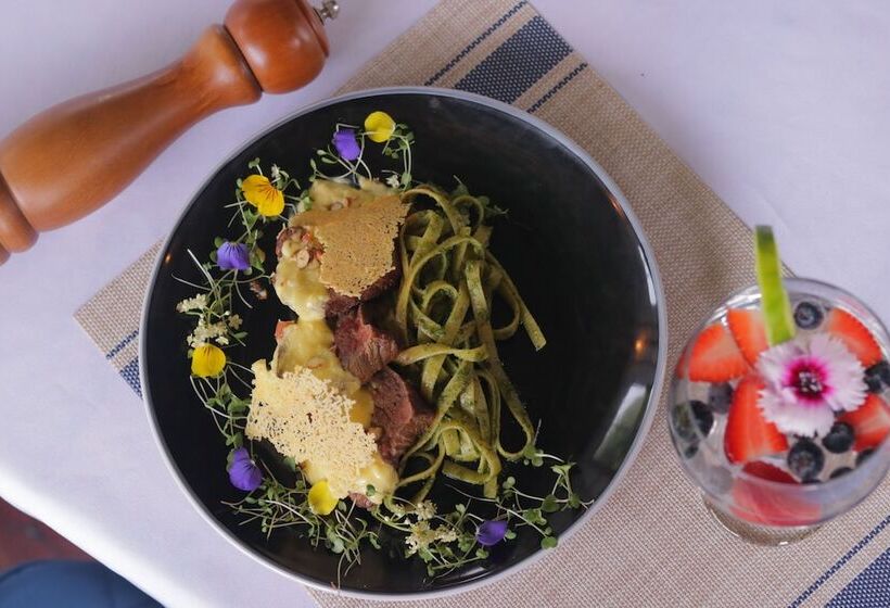 فندق The Icon Resort