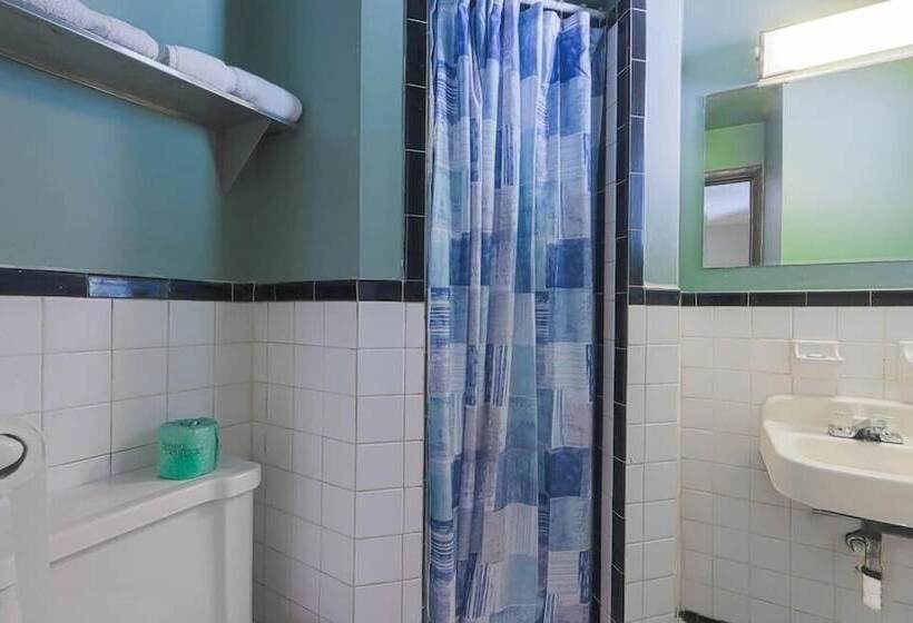 فندق Travelers Inn Beaver