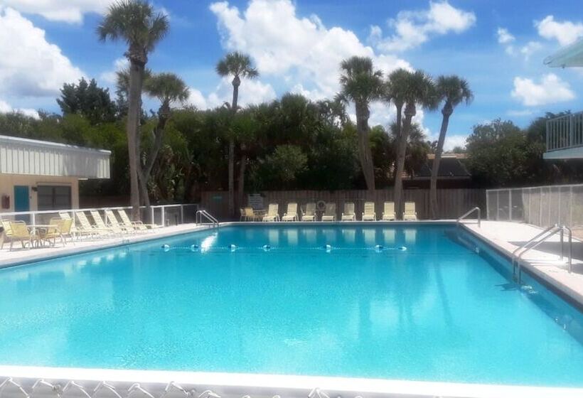 Отель Venice Villas On The Beach