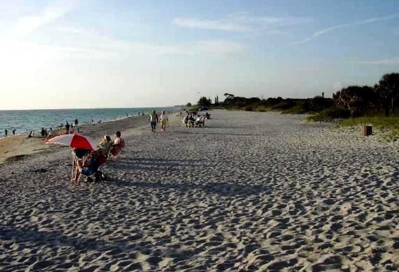 Отель Venice Villas On The Beach