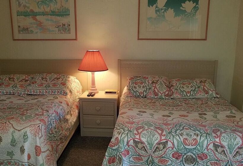 Отель Venice Villas On The Beach