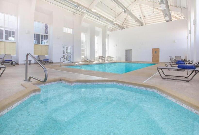 Microtel Inn & Suites By Wyndham Cuauhtemoc Campos Menonitas