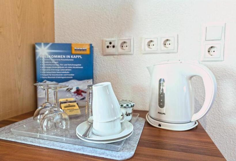 פנסיון Apart Garni Astrada