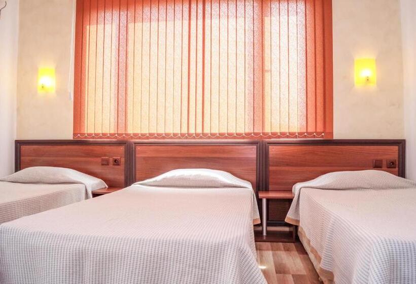 פנסיון Chrystal Guest House