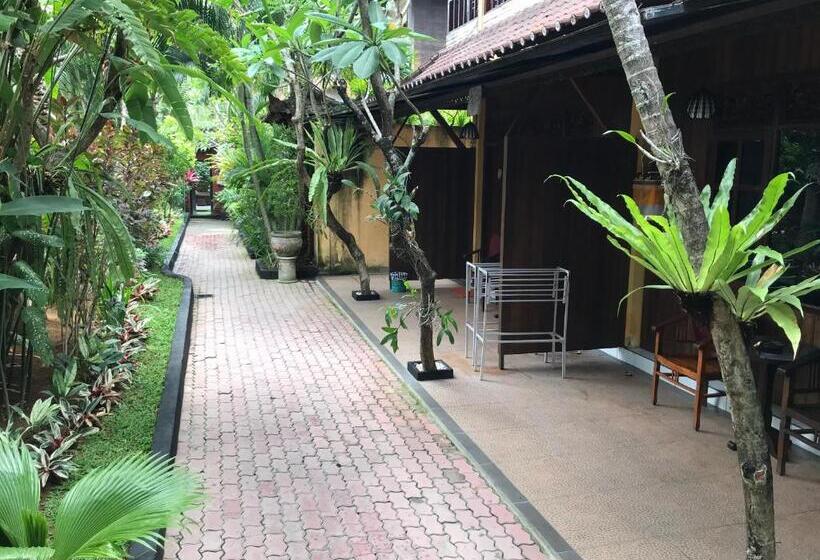 بنسيون De Puspa Residence Seminyak