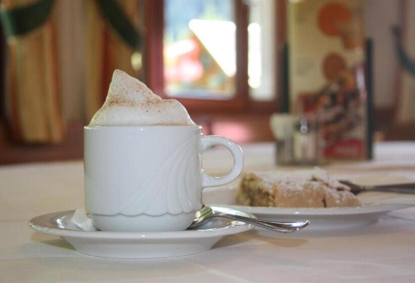 پانسیون Gasthof Gosausee