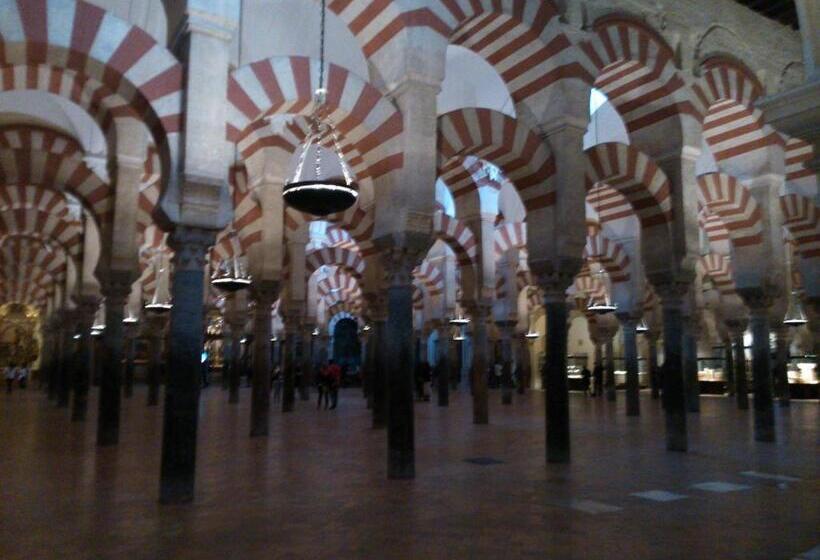 بنسيون Hostal Nicol's