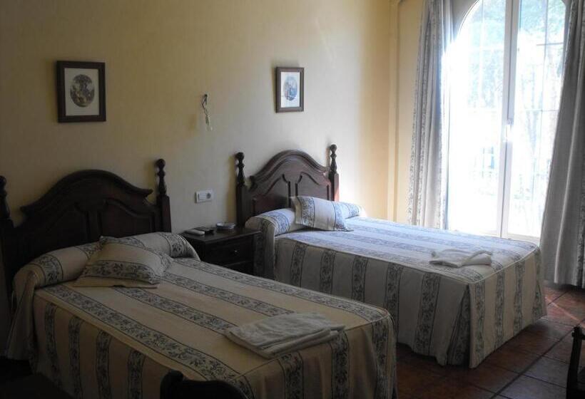 بنسيون Hostal Nicol's