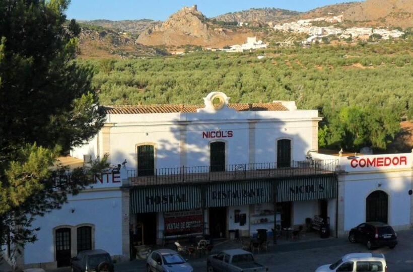بنسيون Hostal Nicol's