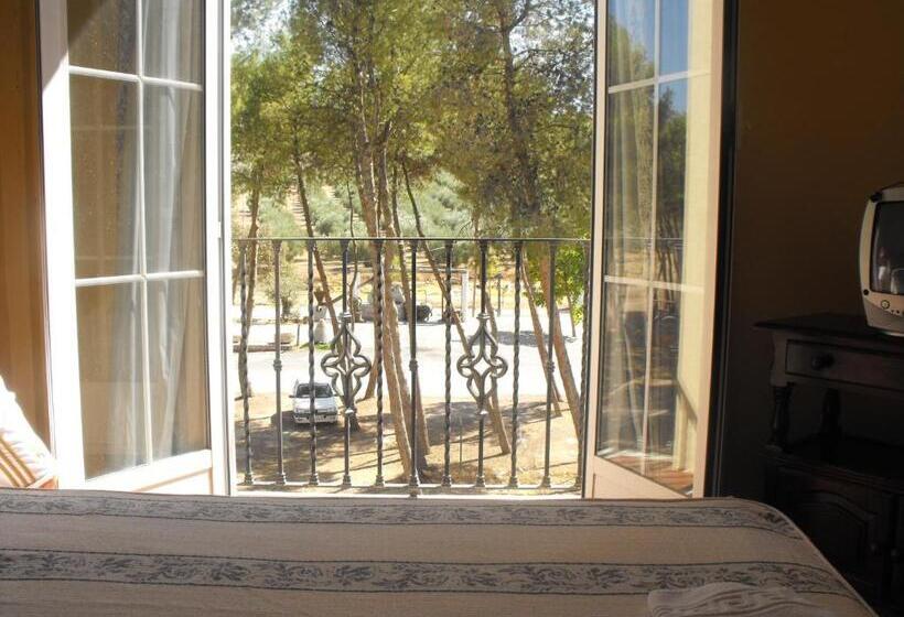 بنسيون Hostal Nicol's