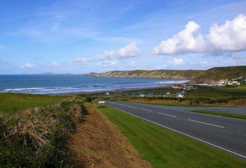 פנסיון Newgale Lodge