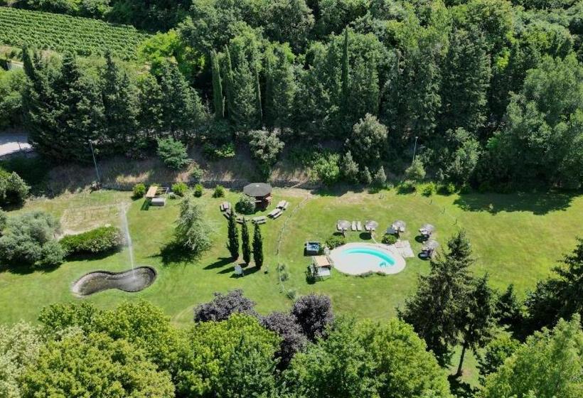 بنسيون Resort La Mola