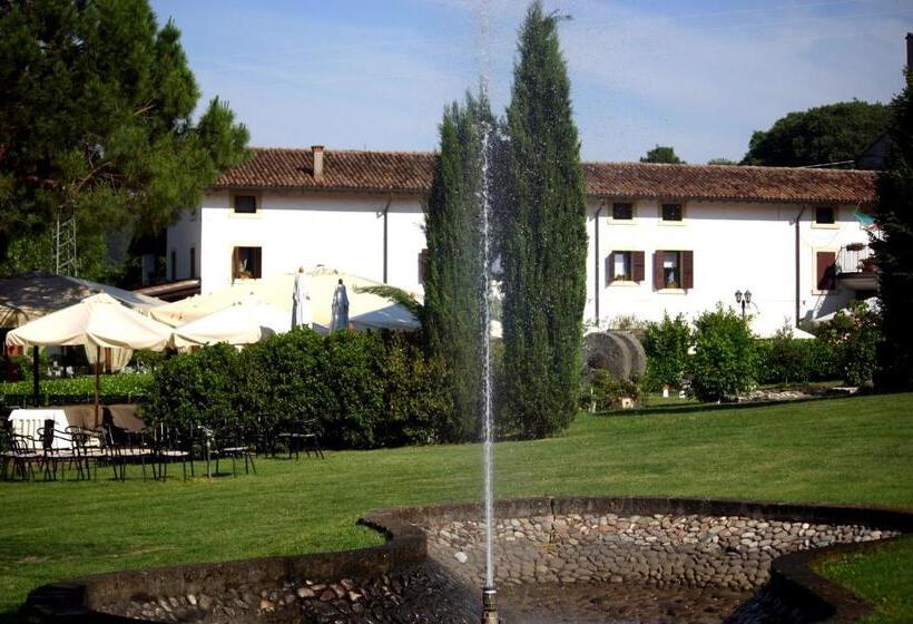 بنسيون Resort La Mola