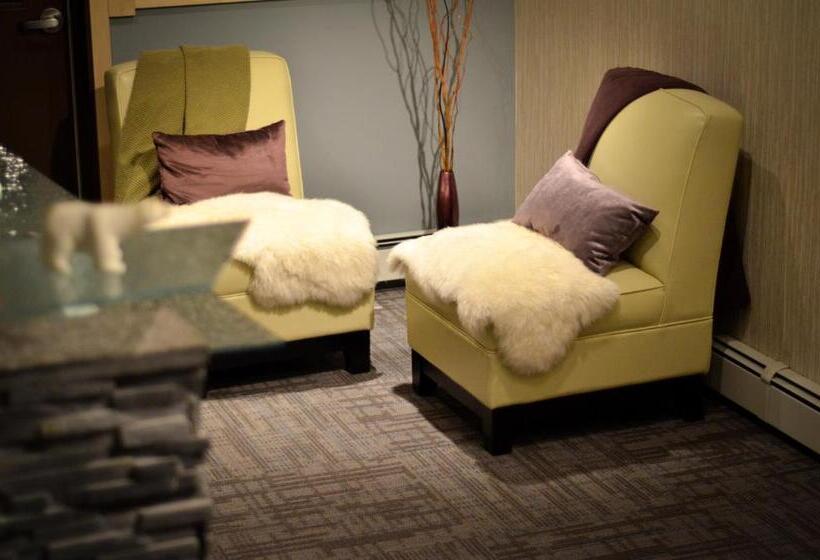 منتجع Tyax Lodge & Heliskiing