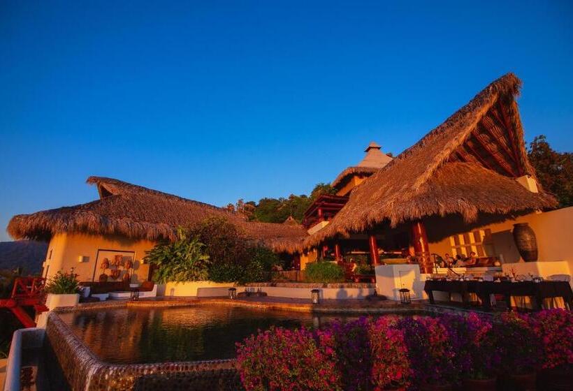 Tentaciones Hotel & Lounge Pool Adults Only