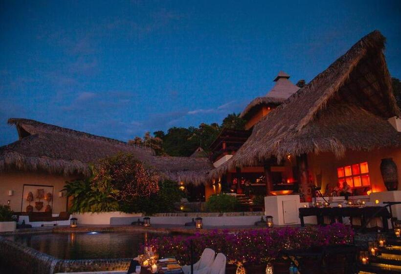 Tentaciones Hotel & Lounge Pool   Adults Only