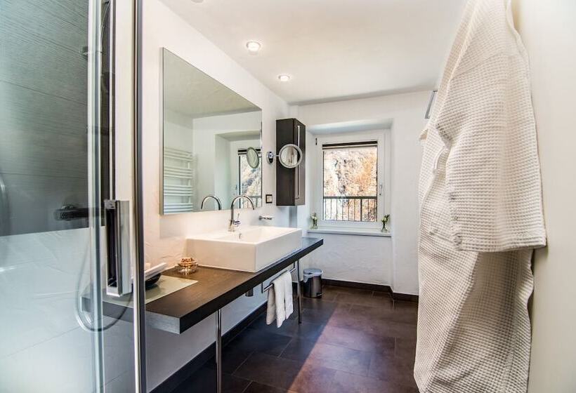 Waldhotel Fletschhorn Panoramic Retreat In Saas Fee